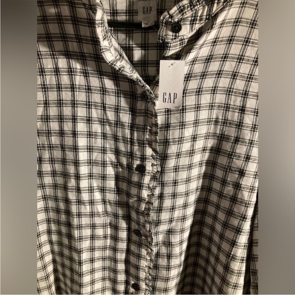 GAP Black and White Plaid Shirt - Picture 4 of 5